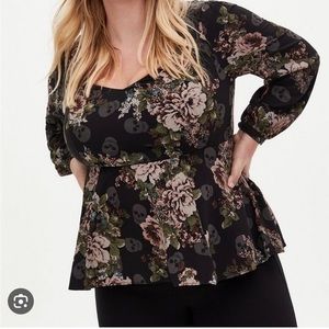 NWT Torrid size 5 skull peplum blouse